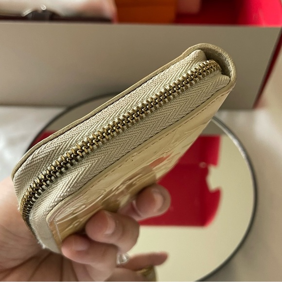 LV Vernis compact zippy - Picture 8 of 15